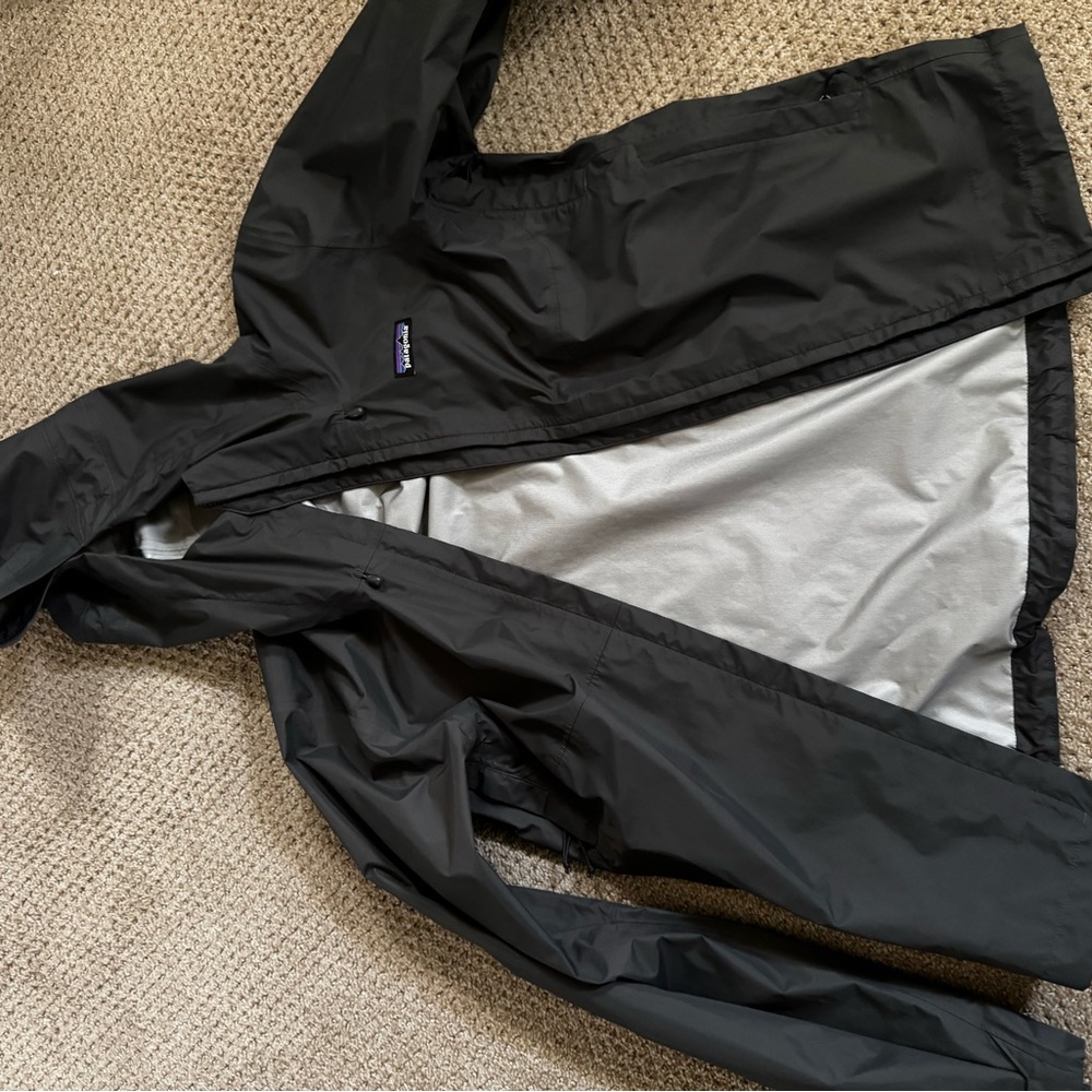 Patagonia Men's Black Raincoat